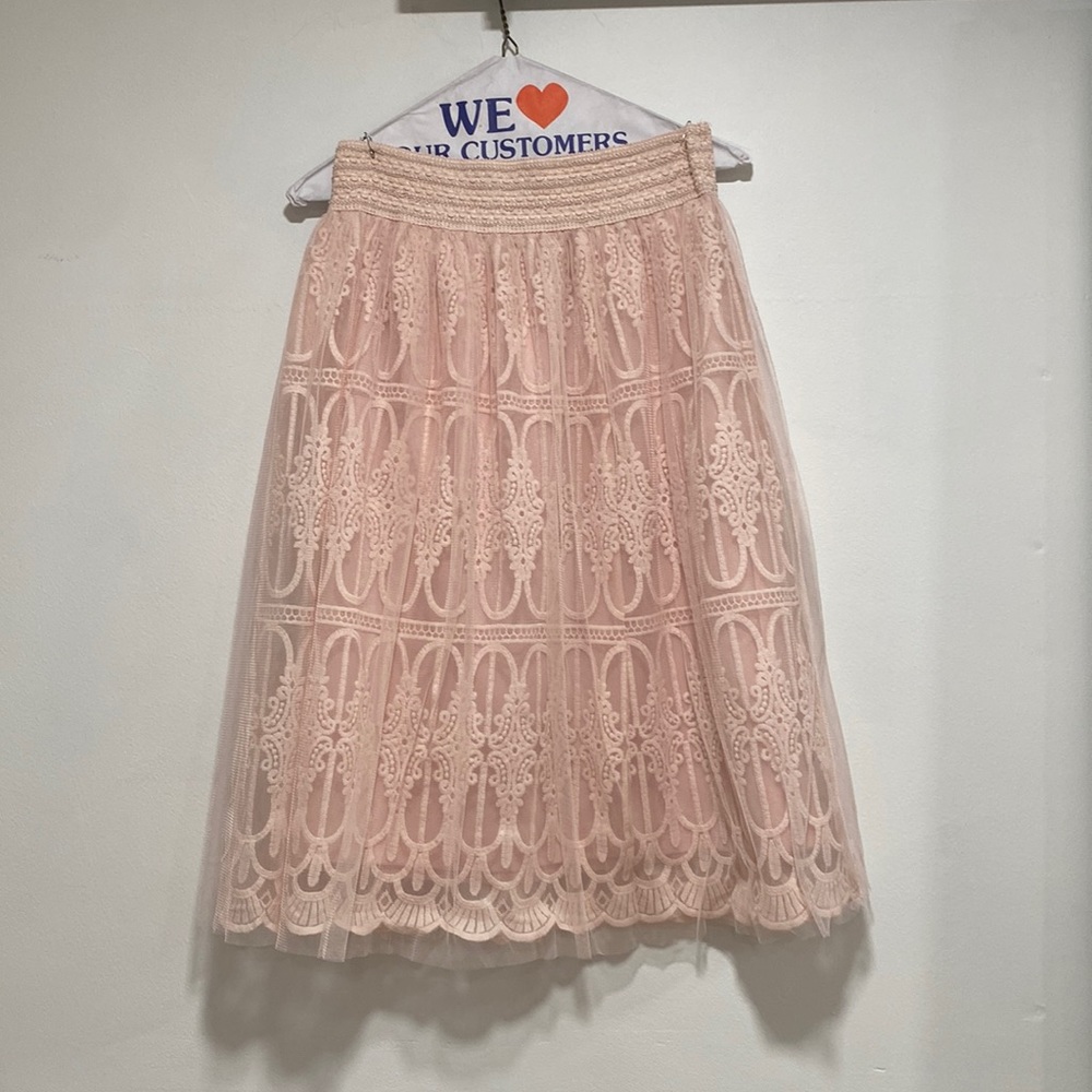 Lace skirt